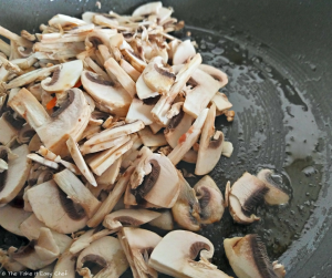 Bibimbap cooking steps - mushrooms fried