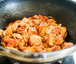 Fry marinated chicken pieces for 2-3 minutes